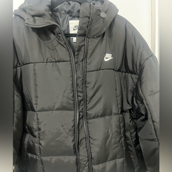 Nike Women’s Sportwear Therma-Fit Puffer Black Jacket New - Picture 12 of 15